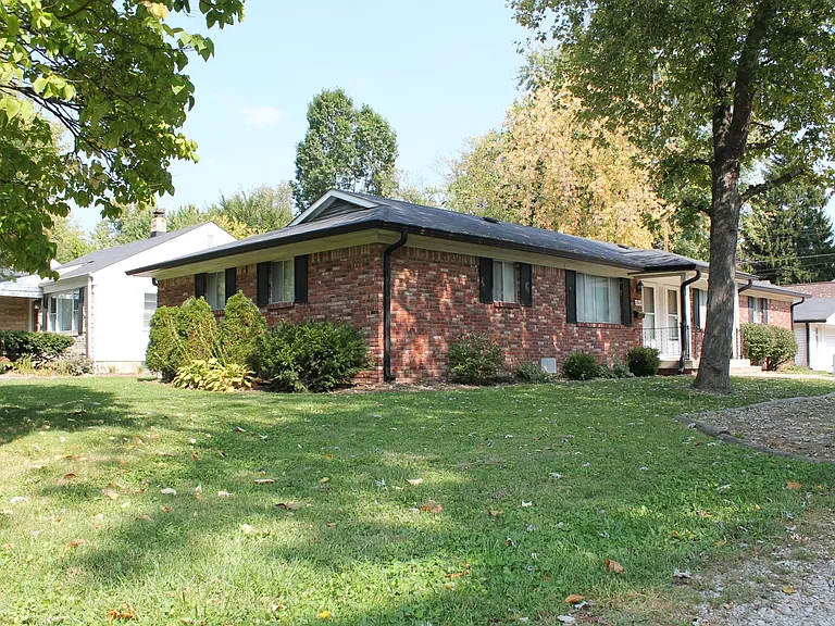 1702 E Northgate St — Photo 2