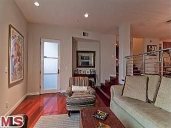 3rd image of 401 California Ave APT 4