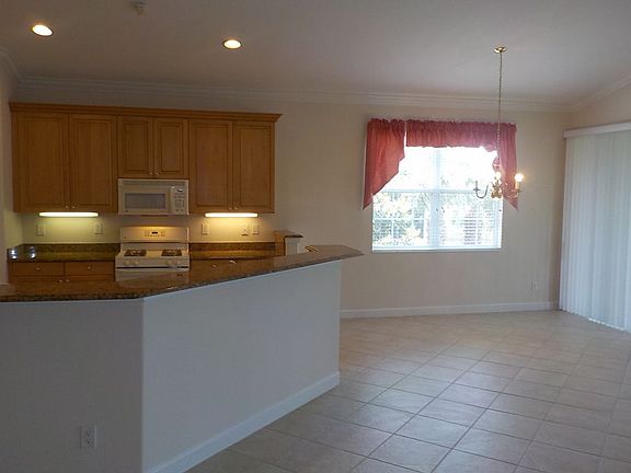3rd image of 109 Bella Vista Ter Unit C
