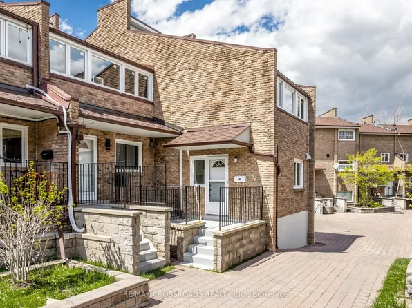 50 Scarborough Golf Club Rd #95, Toronto, ON M1M 3T5