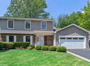 5820 Deer Creek Ln, Westmont, IL