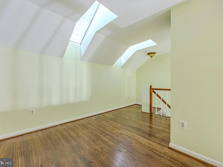 8200 Maple Ridge Ave — Photo 22