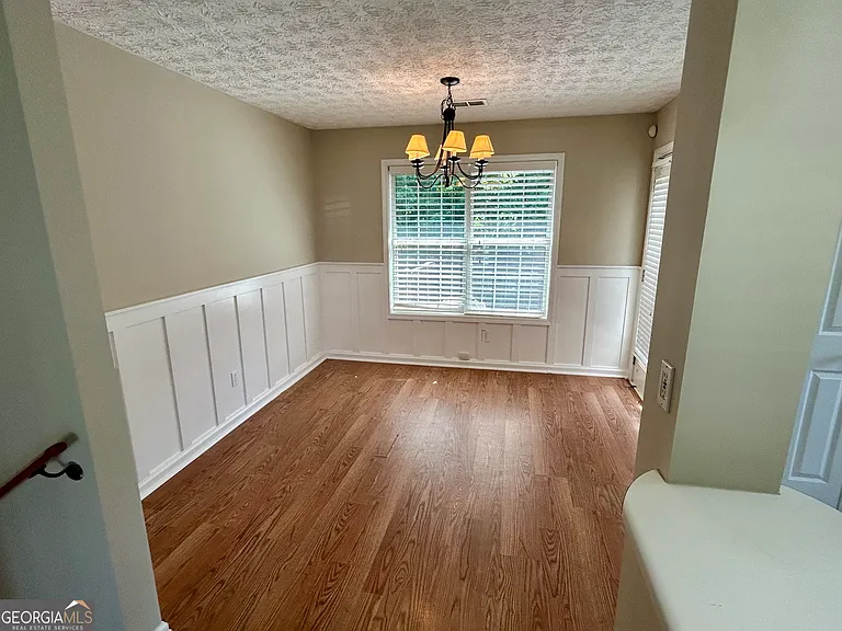 1061 Athena Ct — Photo 5