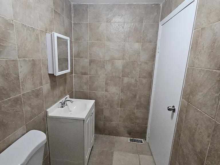 310 14th Ave #A — Photo 11