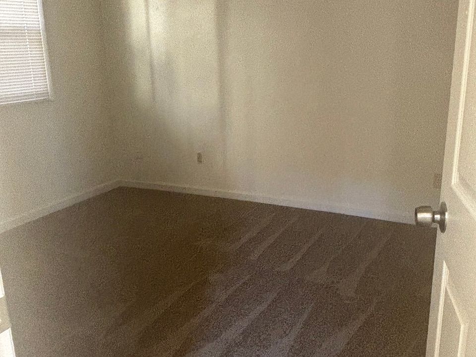2nd image of 903 Clark St