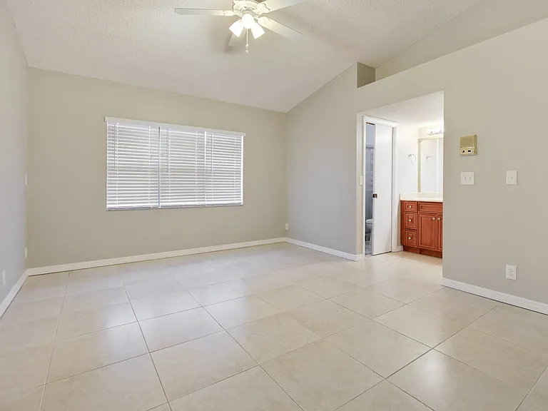 4462 NW 113th Ln — Photo 11