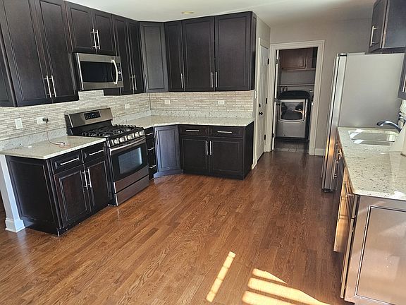 2nd image of 109 Crest Ave
