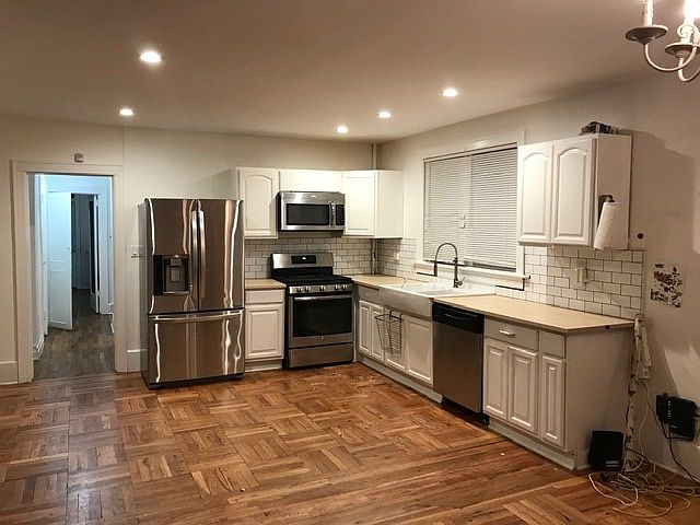 1st image of 3238 Wilson Ave Floor 1