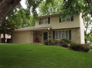 5221 Aurora Ave, Des Moines, IA 50310