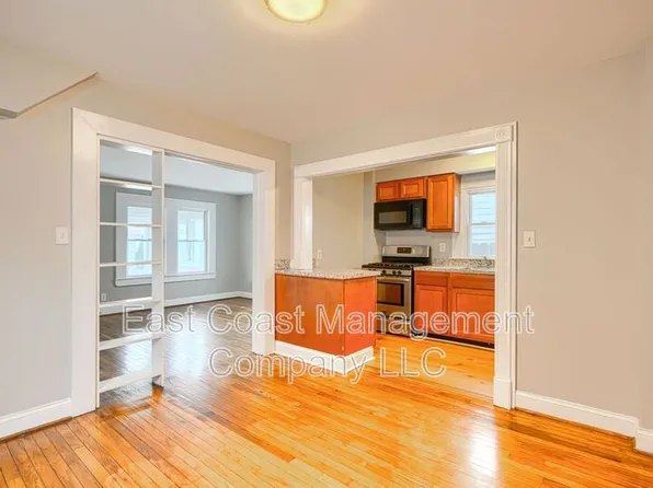 214 Center St, Baltimore, MD 21222