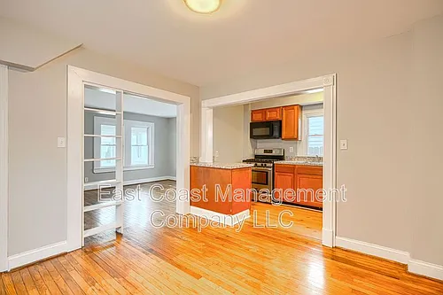 214 Center St Photo 1