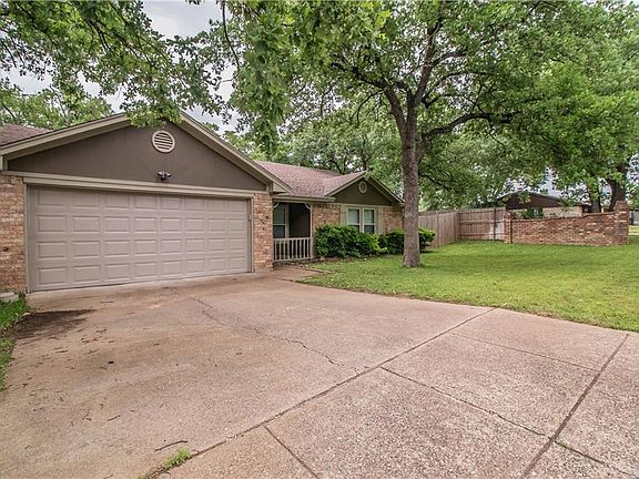 2nd image of 2727 Sibley Dr