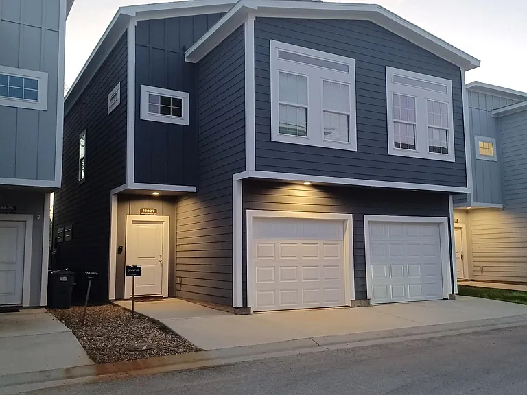 18827 Luminescent Ln — Photo 1