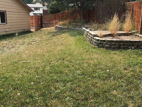 3rd image of 525 Lombard St