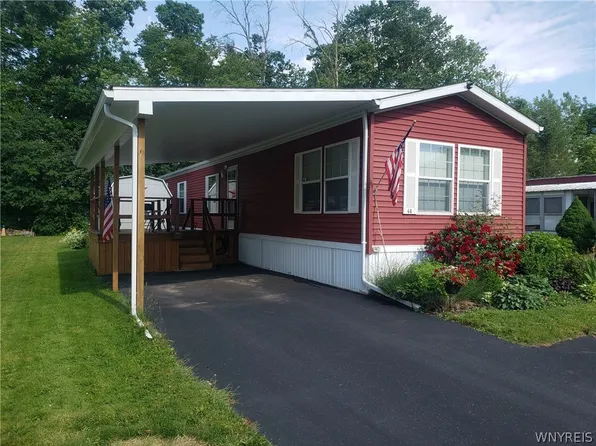 46 Lakewood Vlg, Medina, NY 14103