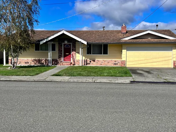 1003 Shamrock Dr, Fortuna, CA 95540