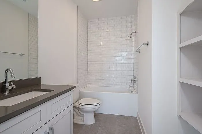 3 bed, 3.5 bath, 2150 sqft, $2,995 — Photo 3