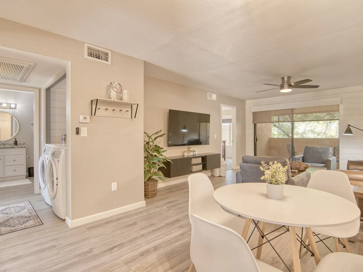7255 E Snyder Rd — Photo 2