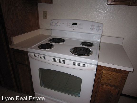 5th image of 8022 Benz Ct