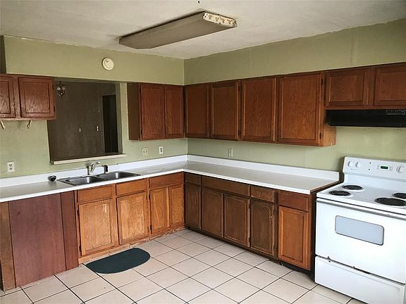 3rd image of 6422 Crestside Dr
