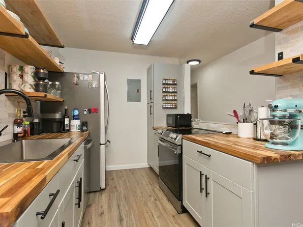 94-1045 Paha Pl APT T7, Waipahu, HI 96797