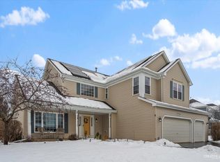 39W064 Patricia Ln, Geneva, IL 60134