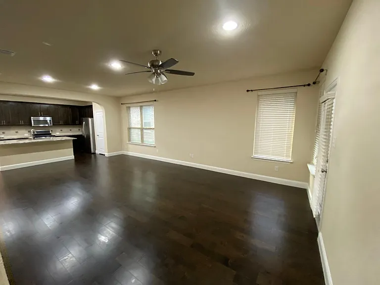 15517 Pioneer Bluff Trl — Photo 12