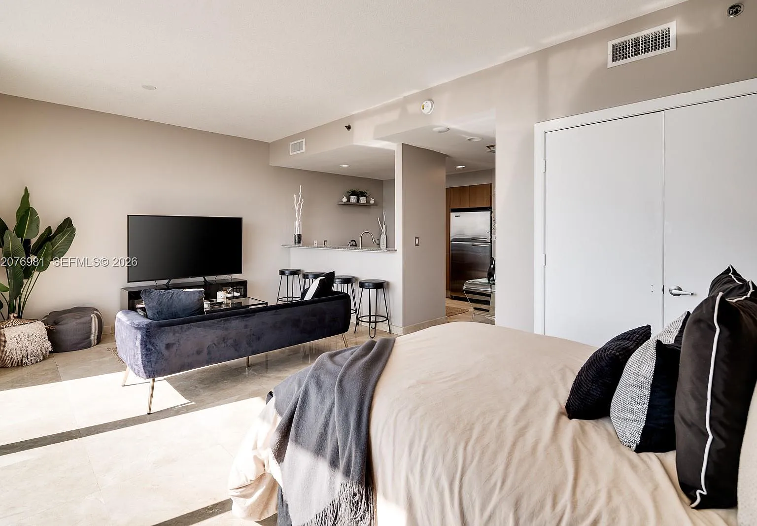 1060 Brickell Condo — Photo 2