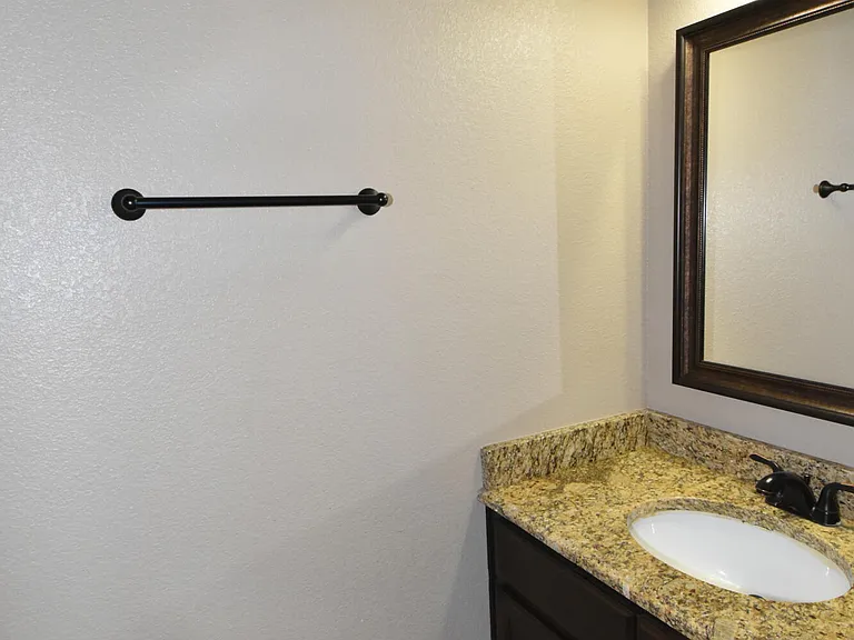 300 Saltford Pl — Photo 32