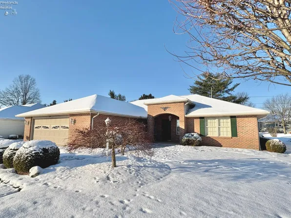 924 Maplewood St, Willard, OH 44890