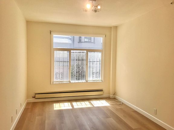 2nd image of 1324 Jackson St APT 2