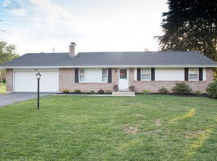 64 Hickory Ln, Leola, PA 17540