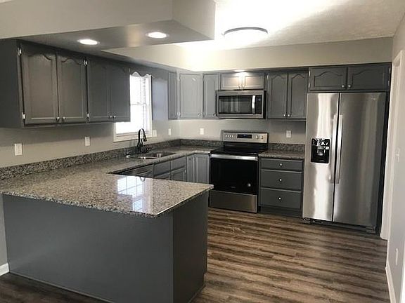 2nd image of 641 Sherwood Pl