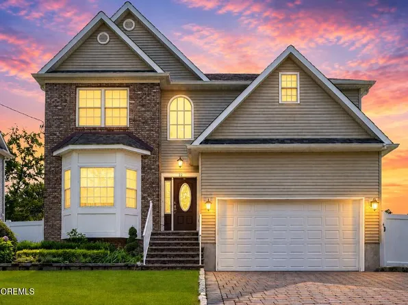 22 Wicker Place, Morganville, NJ 07751
