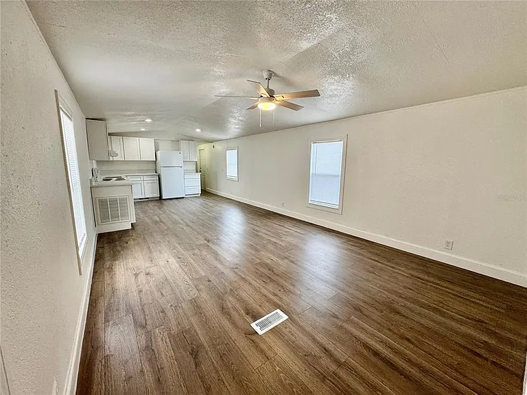 112 Laureti Ln — Photo 3