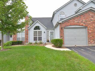 235 Wellington Cir, Gurnee, IL 60031