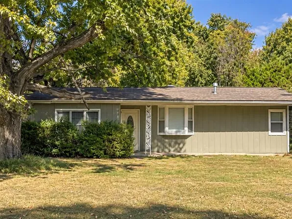 75 Garden Ln, Maryland Heights, MO 63043