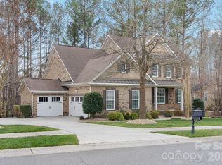 2404 Island Lake Dr, Charlotte, NC 28214