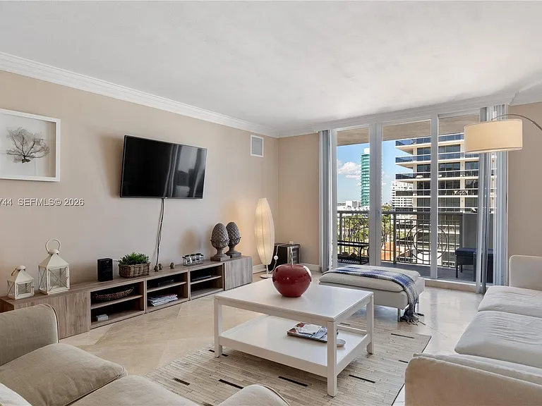5825 Collins Ave #9C — Photo 3