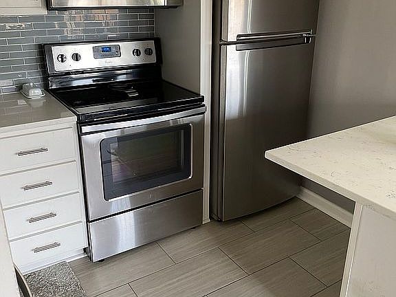 4th image of 2740 N Pine Grove Ave APT 16C