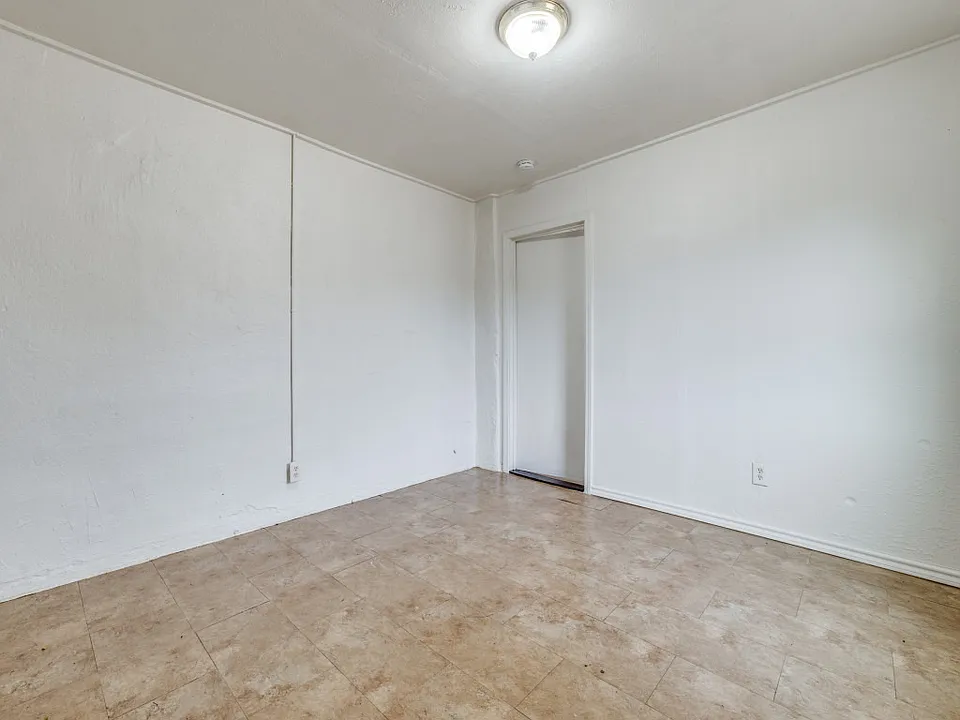 3422 Terrell St