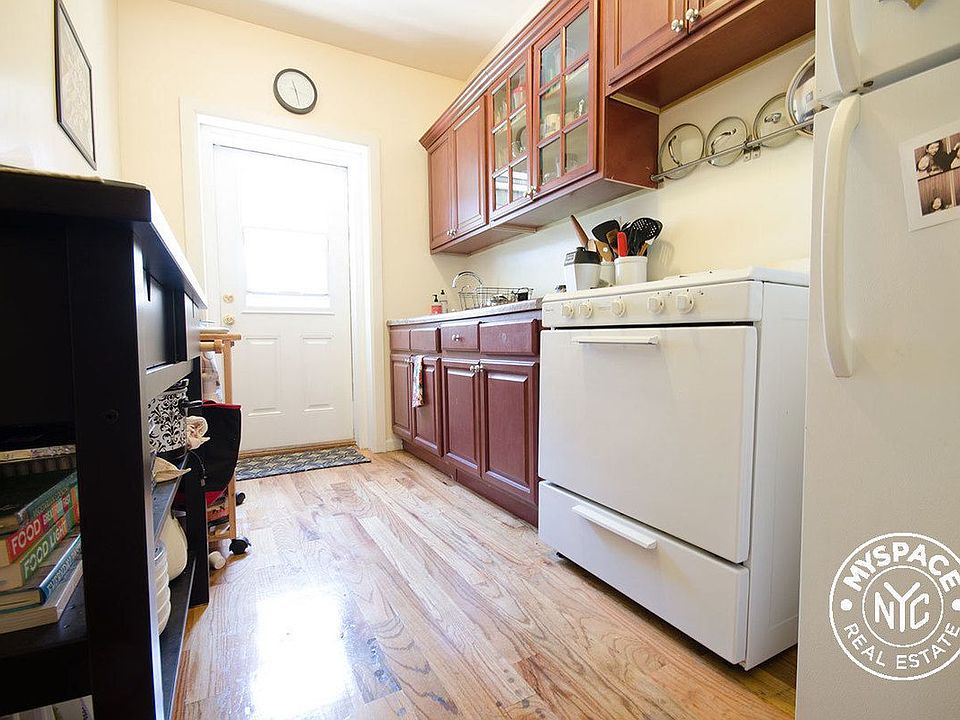 1st image of 581 Franklin Ave APT 1