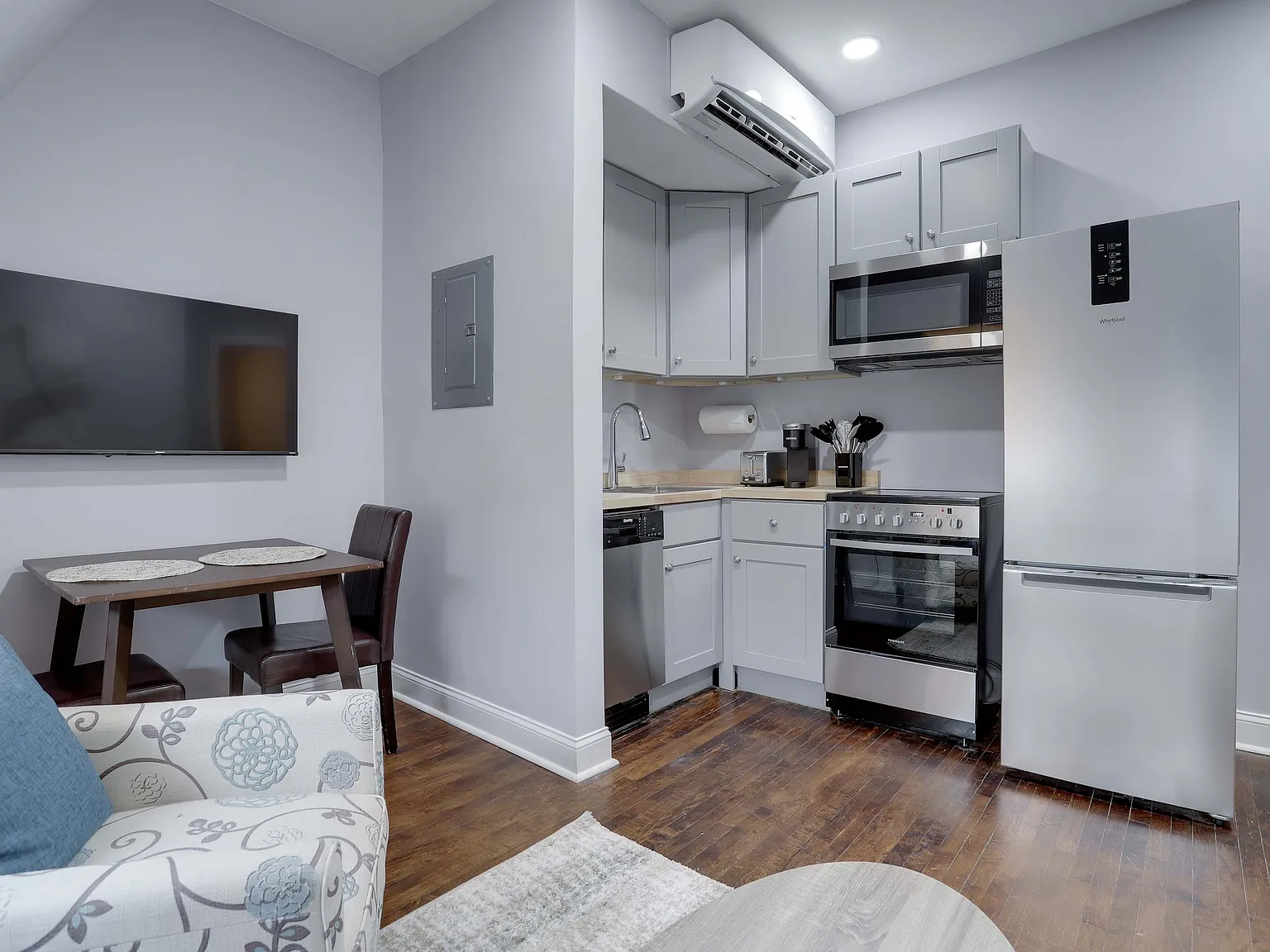 1 bed, 520 sqft, $3,200 — Photo 3