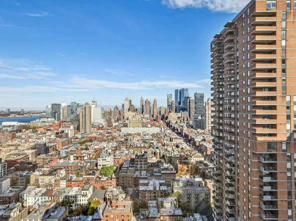 420 West 42nd Street image 17 of 28