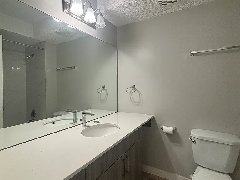 2310 17a St SW #103 — Photo 10