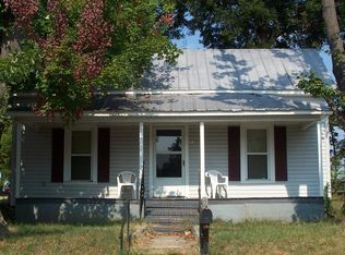 724 S Salisbury St, Lexington, NC 27292