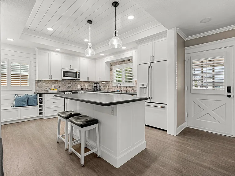 10838 Newcomb Ave — Photo 8