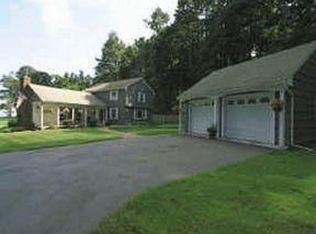 660 Lake Rd, Webster, NY 14580