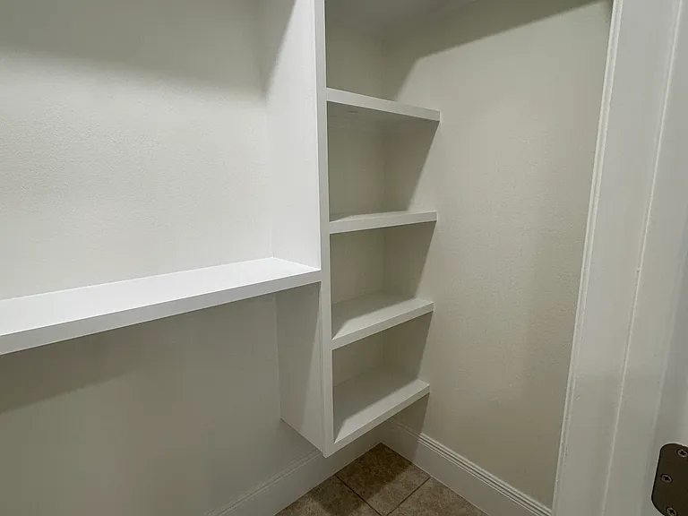 2723 Longwood Dr — Photo 32