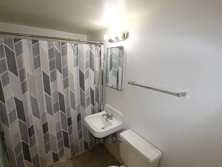 324 N San Francisco St — Photo 11